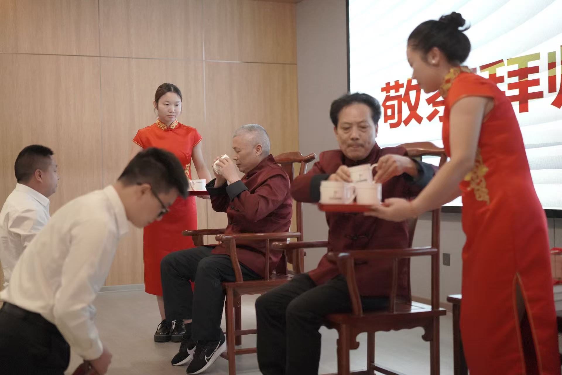 传岐黄薪火 谱杏林新篇 传岐黄薪火 谱杏林新篇